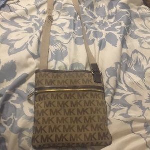 Michel Kors cross body